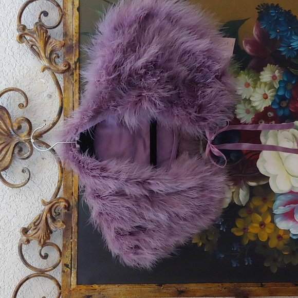 intuitions Accessories - Genuine Feather Collar Shawl, Lilac